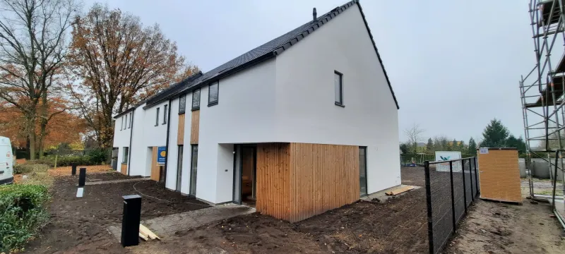 Acht afgewerkte nieuwbouwwoningen in houtskeletbouw in Lommel